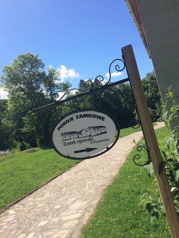 Zamek W Dziegielowie Buitenkant foto
