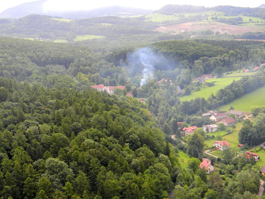 Zamek W Dziegielowie Buitenkant foto